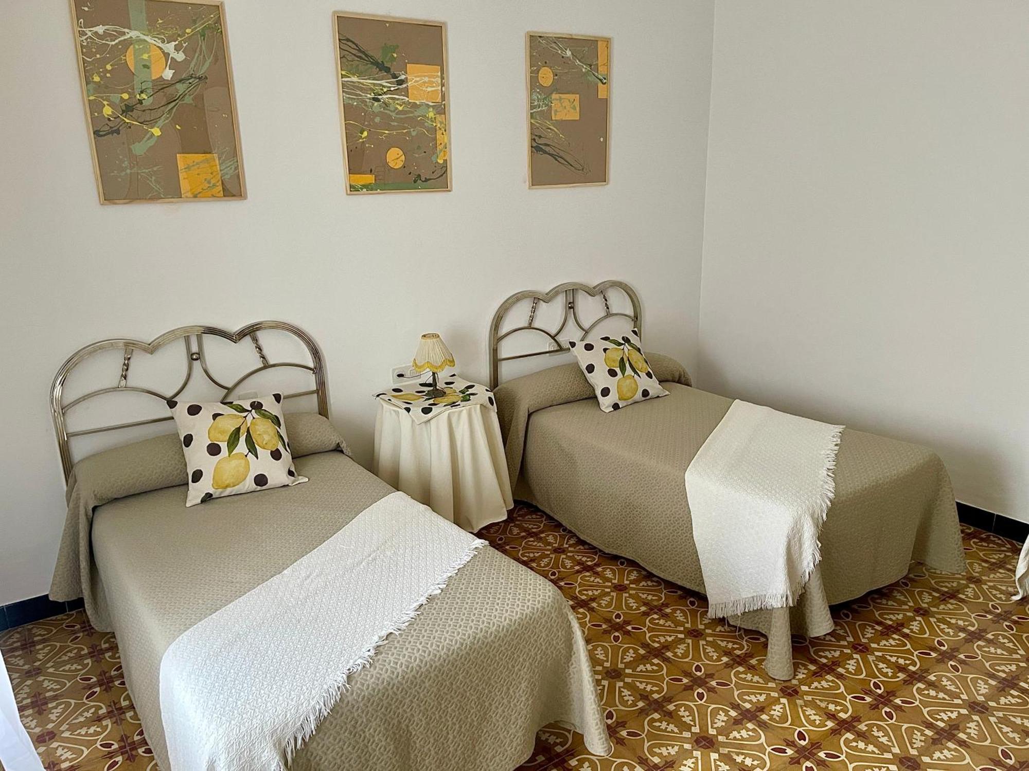 Casa Muriana Alanís Esterno foto